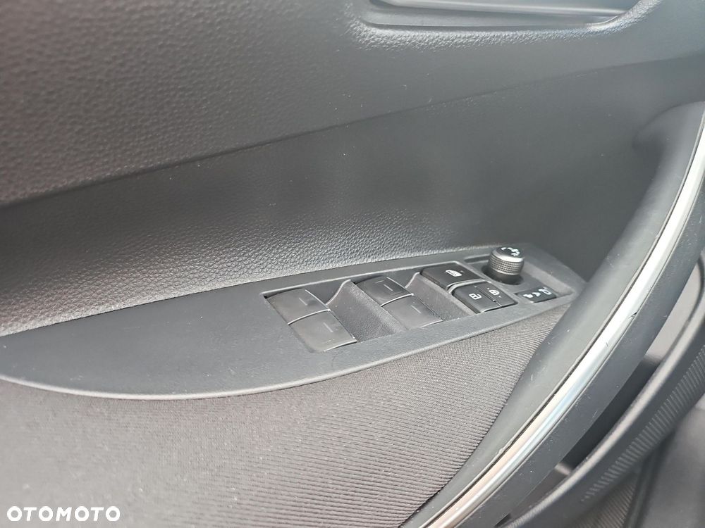 Toyota Corolla 1.8 Hybrid Comfort - 22