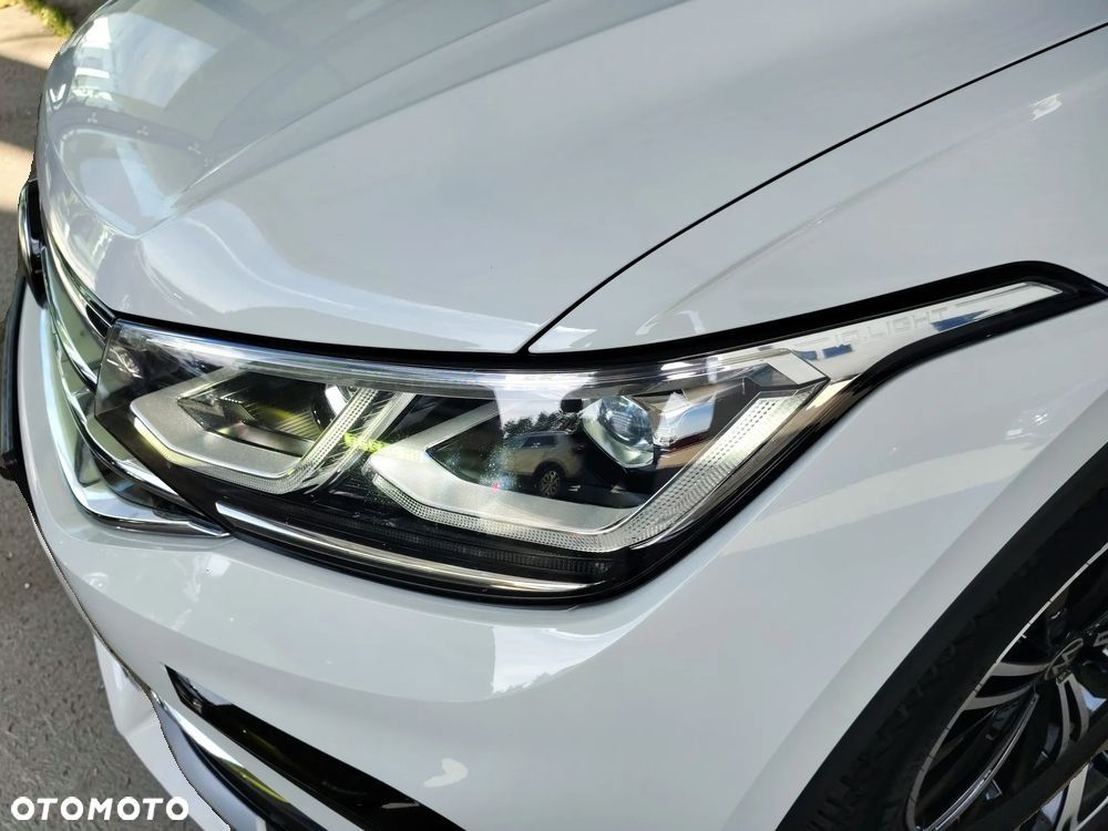 Volkswagen Tiguan 2.0 TDI Elegance DSG - 28