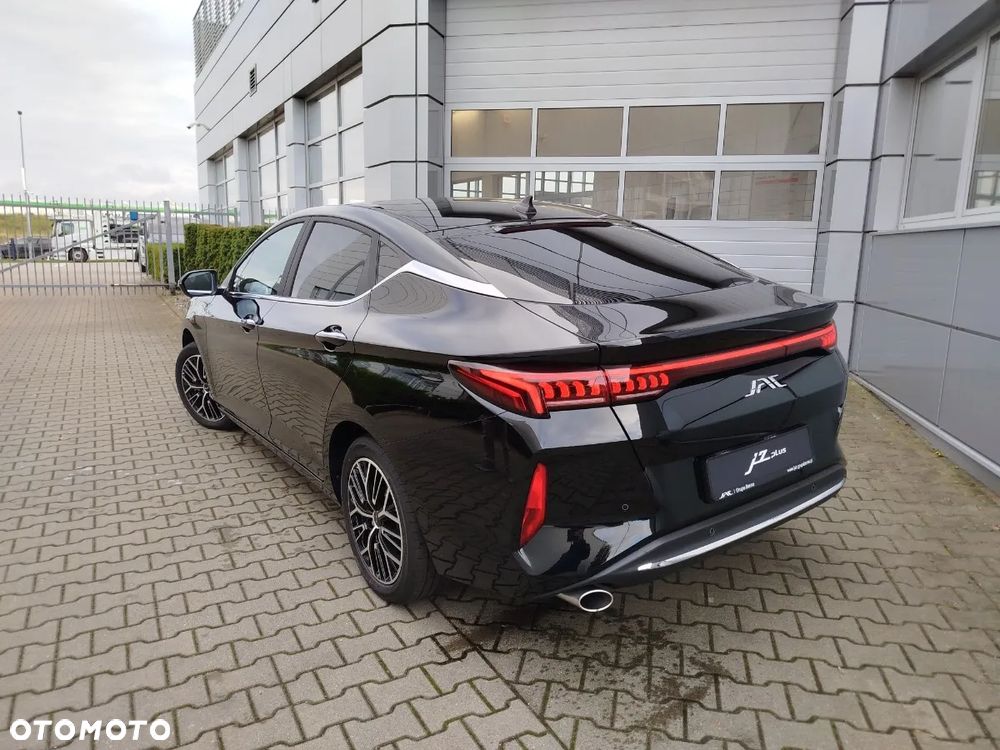 JAC J7 - 3