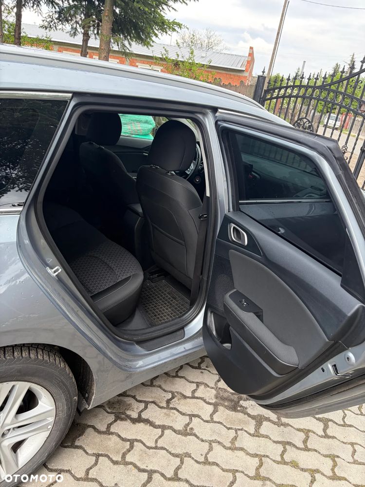Kia Ceed 1.6 CRDi mHEV M - 17