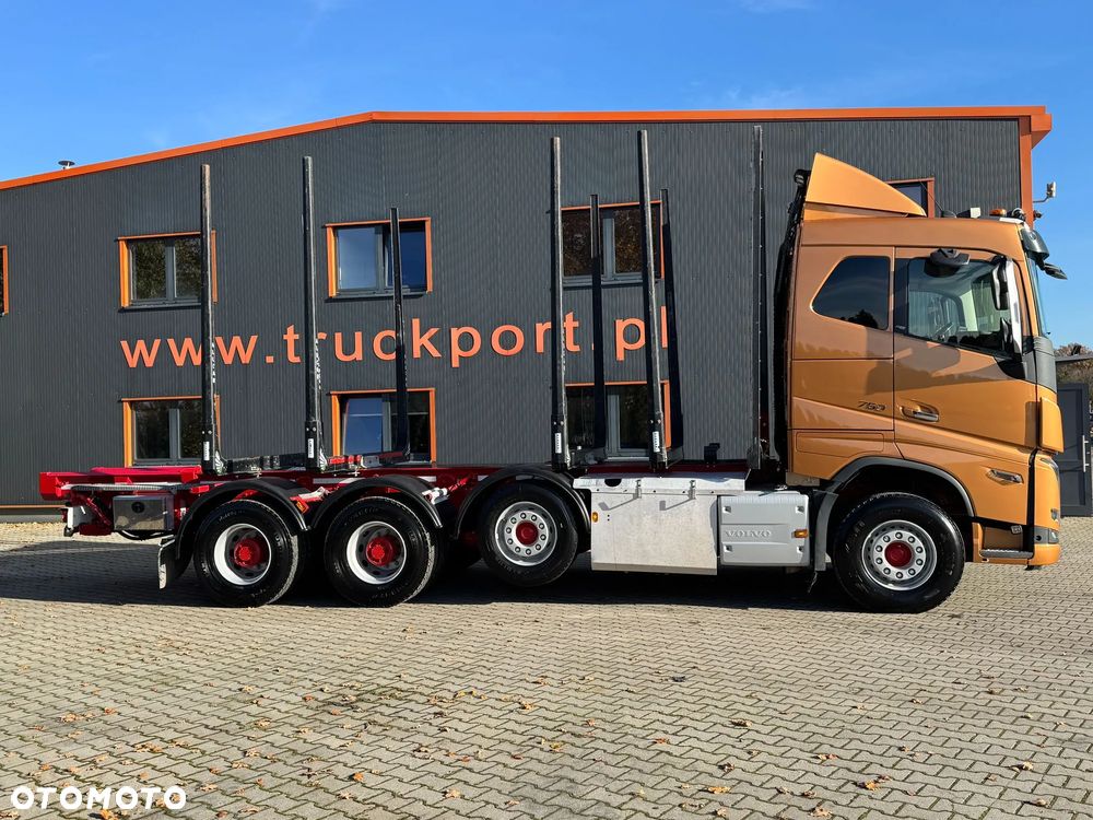 Volvo FH16 750 8x4 POJAZD DO DRZEWA - 3