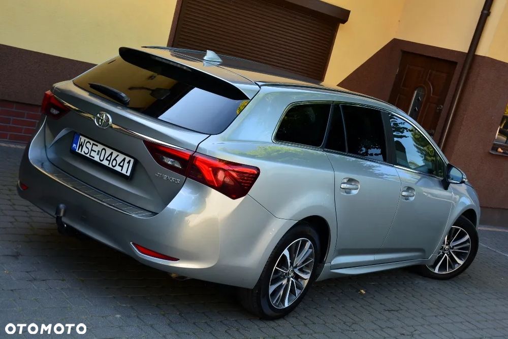 Toyota Avensis 1.8 Premium - 21