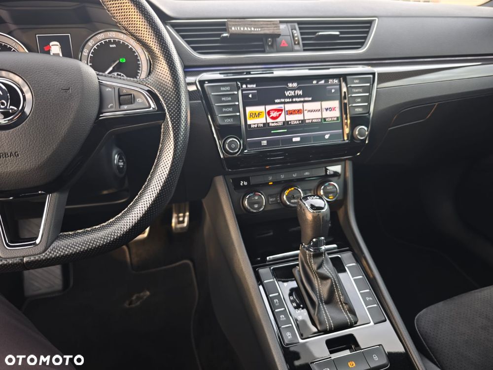 Skoda Superb 2.0 TDI Sportline DSG - 14