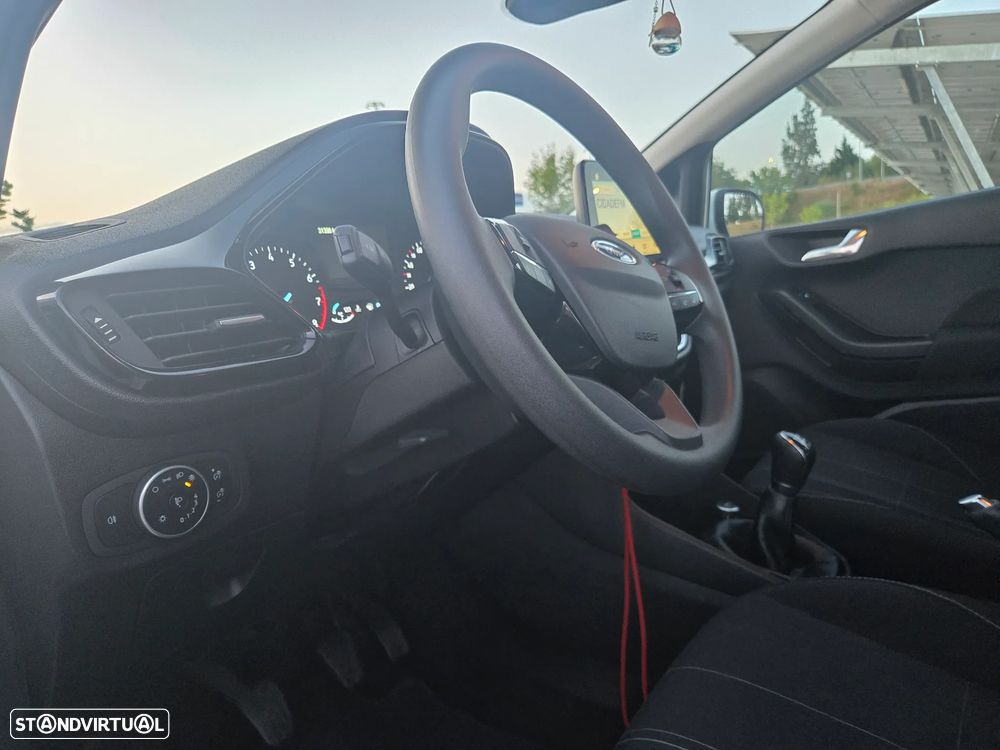 Ford Fiesta 1.1 TITANIUM - 12