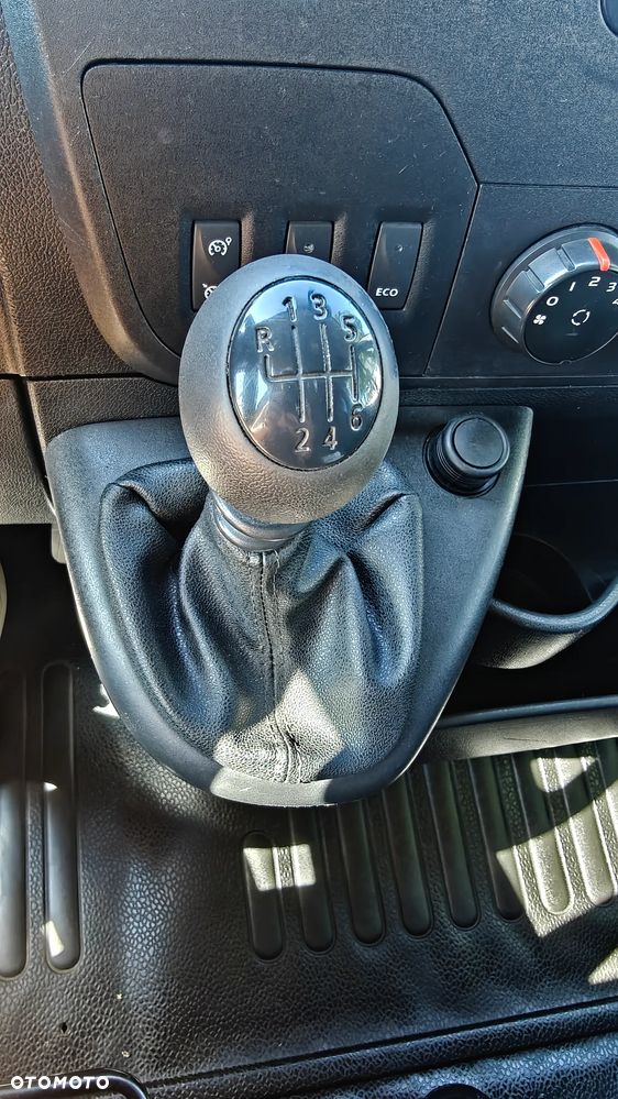 Renault Master  brygadowka 7 osób hak 3,5t klima nawigacja tempomat - 21