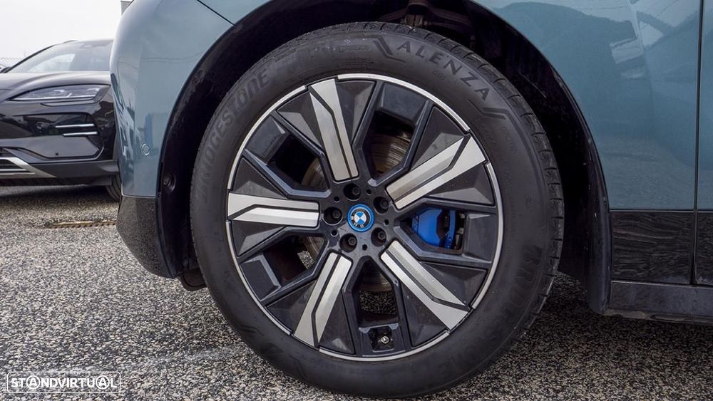 BMW iX xDrive 40 Pack Desportivo - 9