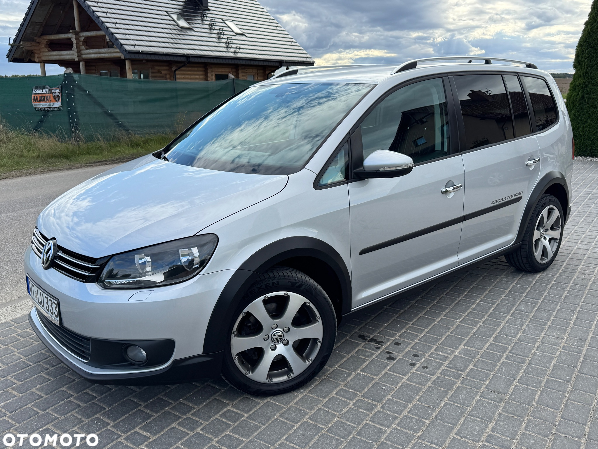 Volkswagen Touran 2.0 TDI DPF DSG Cross - 9