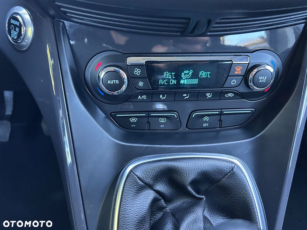 Ford Kuga 1.5 EcoBoost 2x4 Titanium - 27
