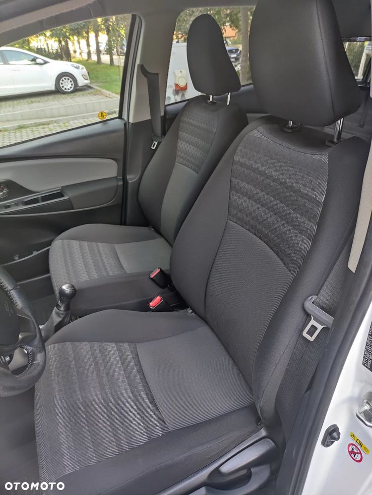 Toyota Yaris - 12