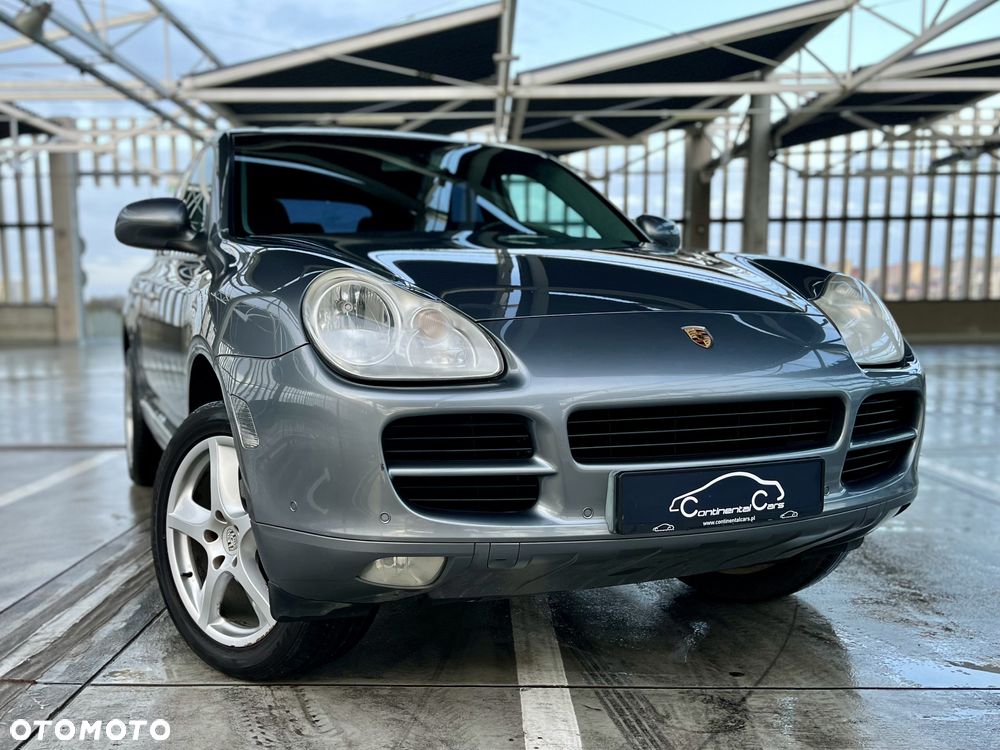 Porsche Cayenne - 1