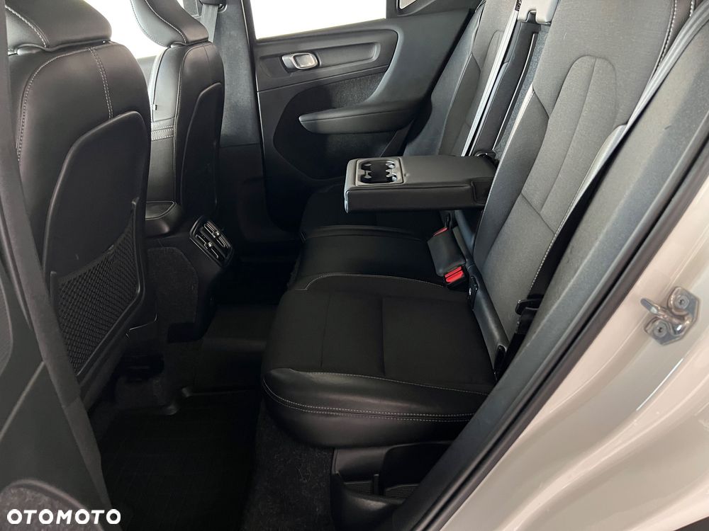 Volvo XC 40 - 25