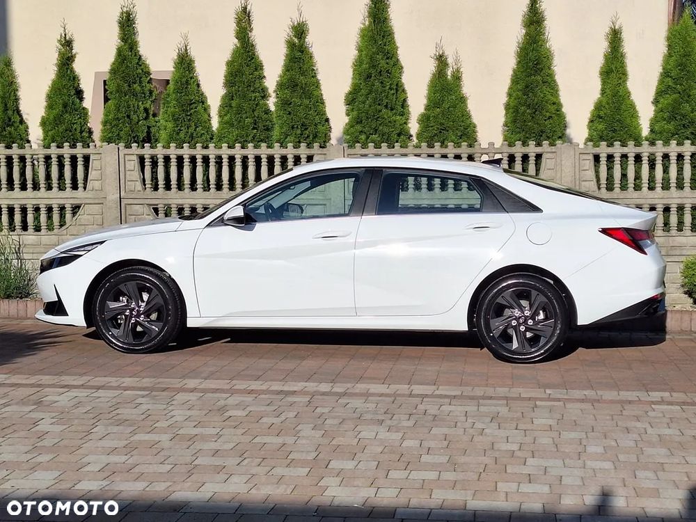 Hyundai Elantra 1.6 Smart - 32