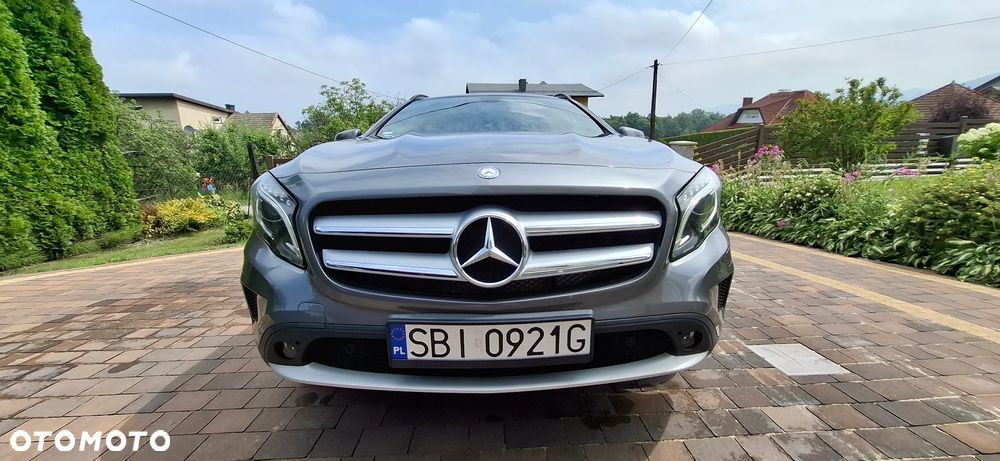 Mercedes-Benz GLA 180 Activity Edition - 17
