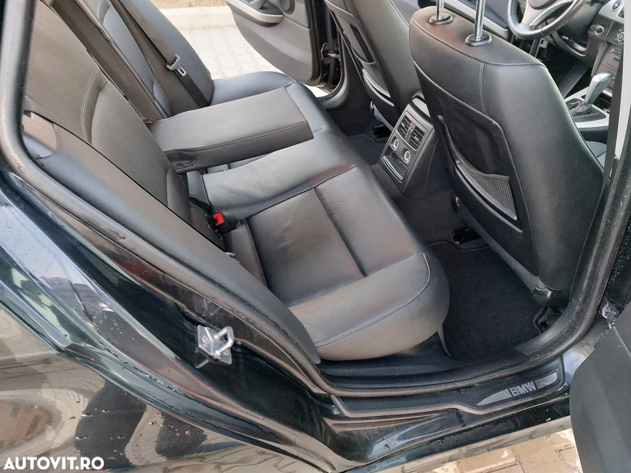 BMW Seria 3 320d DPF Touring Aut. - 23
