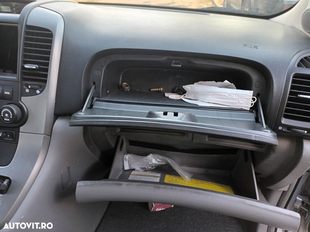 Dezmembrari  Kia CARNIVAL (VQ)  2006  > 2014 - 23