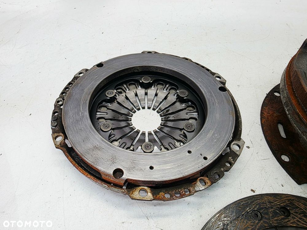 KOŁO DWUMASOWE SPRZĘGŁO AUDI A4 B9 A5 8W 2.0 TDI 0CX105266 16/26 - 11