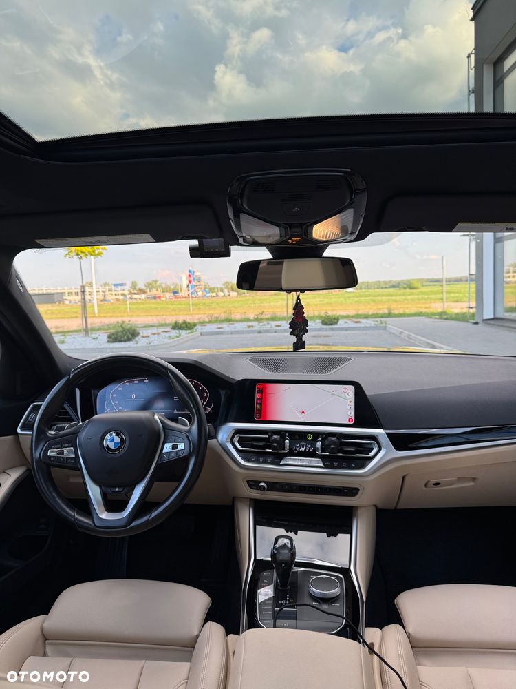 BMW Seria 3 330i xDrive Sport Line - 10