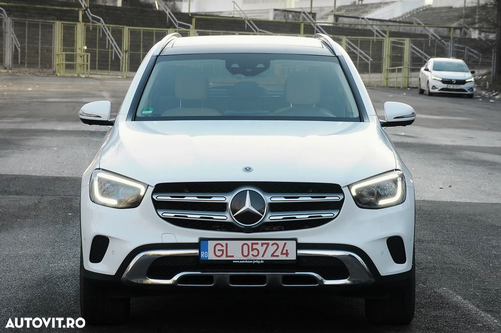 Mercedes-Benz GLC 300 e 4MATIC - 37