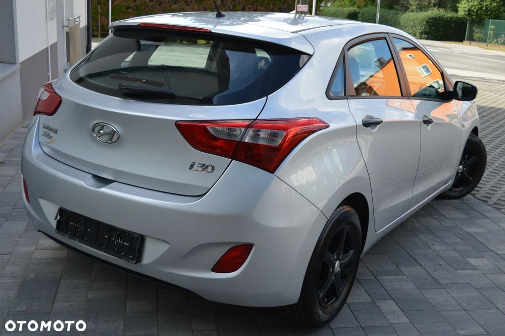 Hyundai i30 1.4 Trend - 17