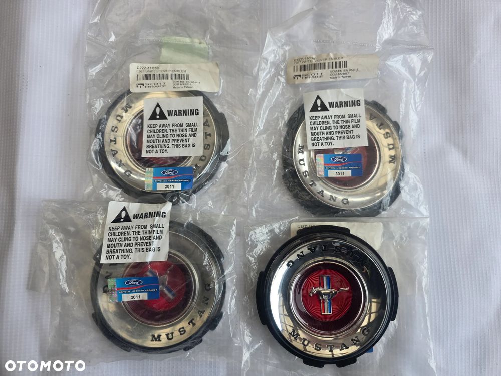 KAPSLE DEKIELKI EMBLEMAT NA FELGI FORD MUSTANG 1967-1968 - 1