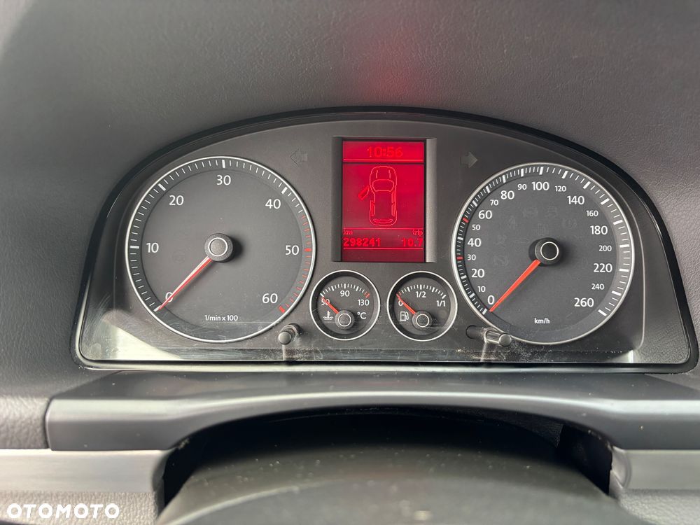 Volkswagen Touran 2.0 TDI DSG Highline - 17