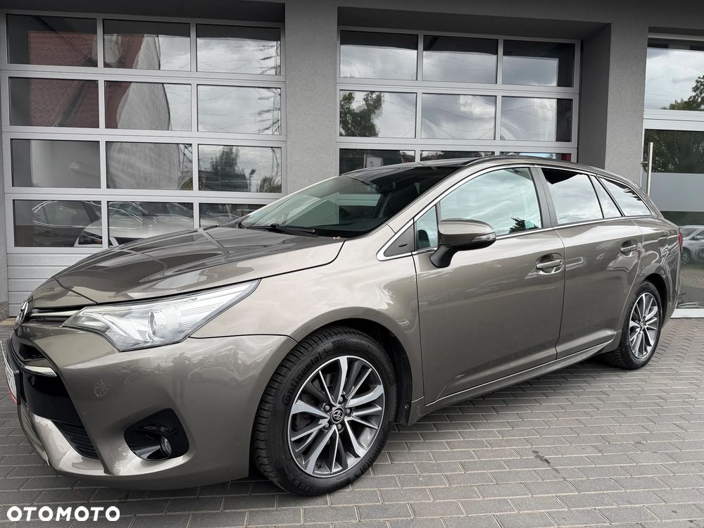Toyota Avensis 1.8 Premium MS - 21