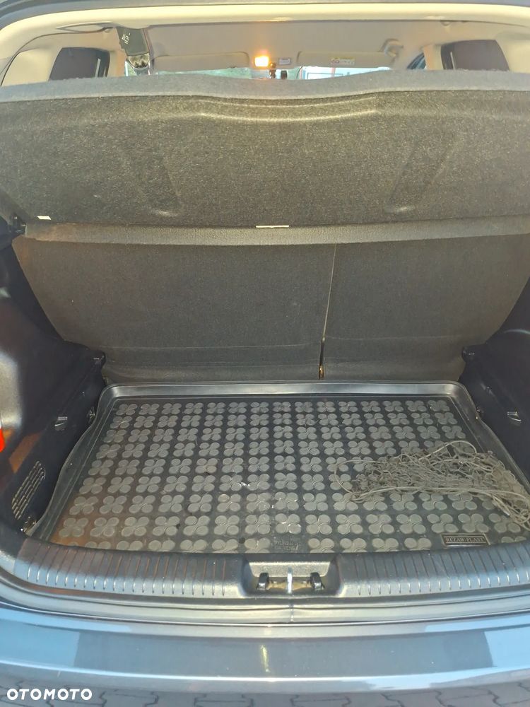 Kia Venga - 7