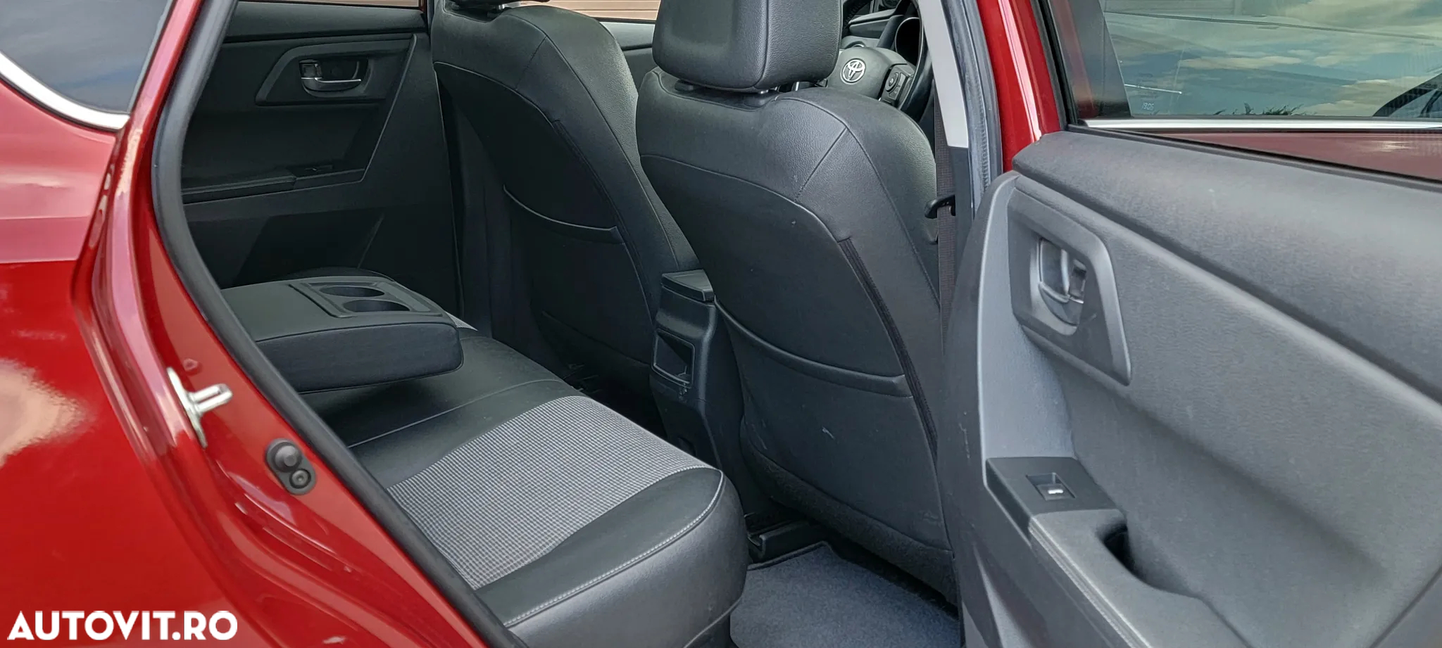 Toyota Auris 1.8 VVT-i Hybrid Automatik Edition S+ - 11