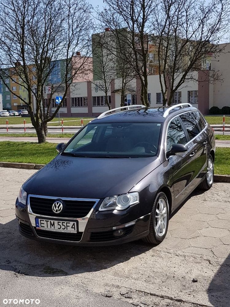 Volkswagen Passat - 1