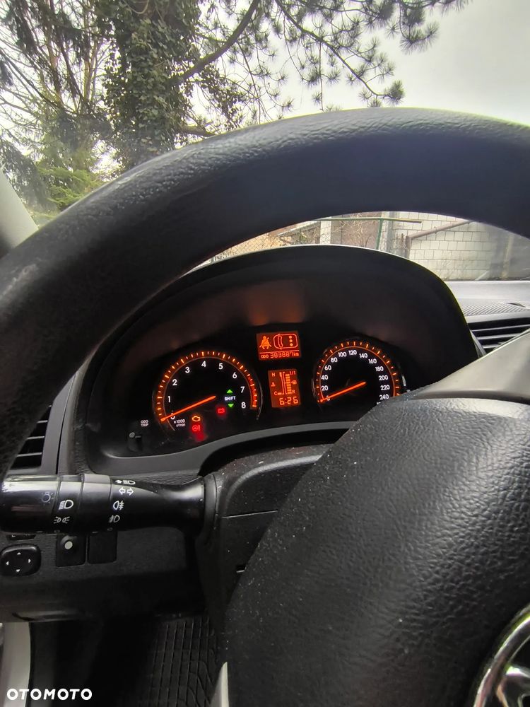 Toyota Avensis 1.6 Sol - 7