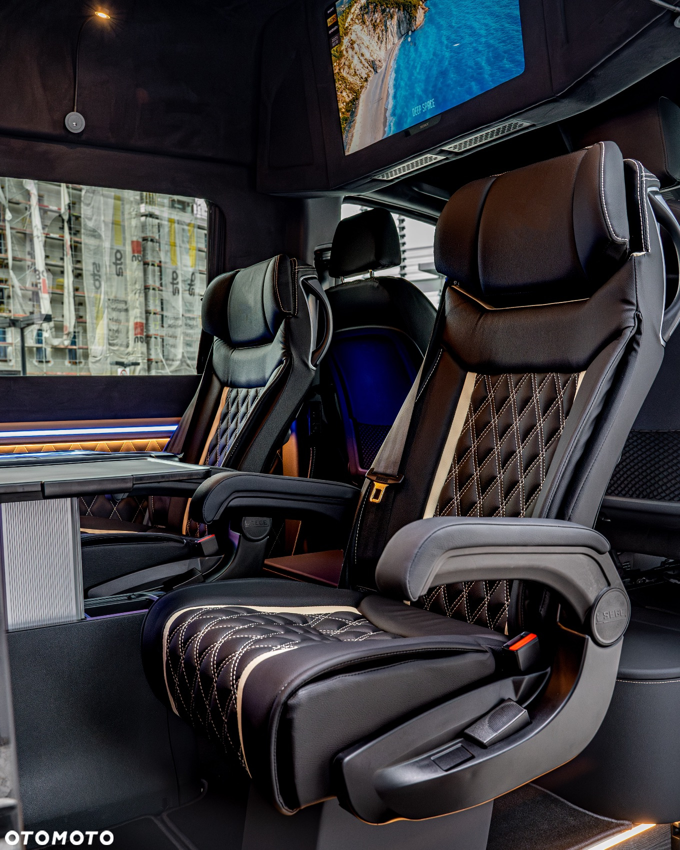 Mercedes-Benz Sprinter - 9