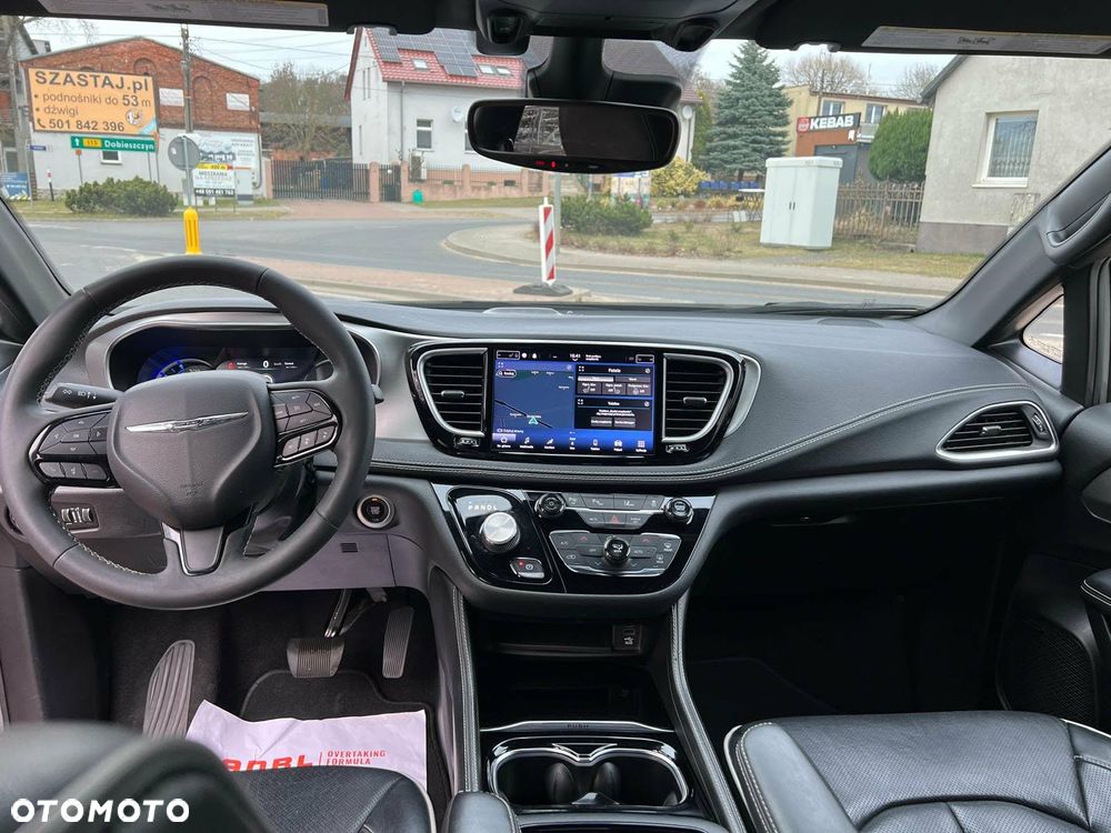 Chrysler Pacifica - 15