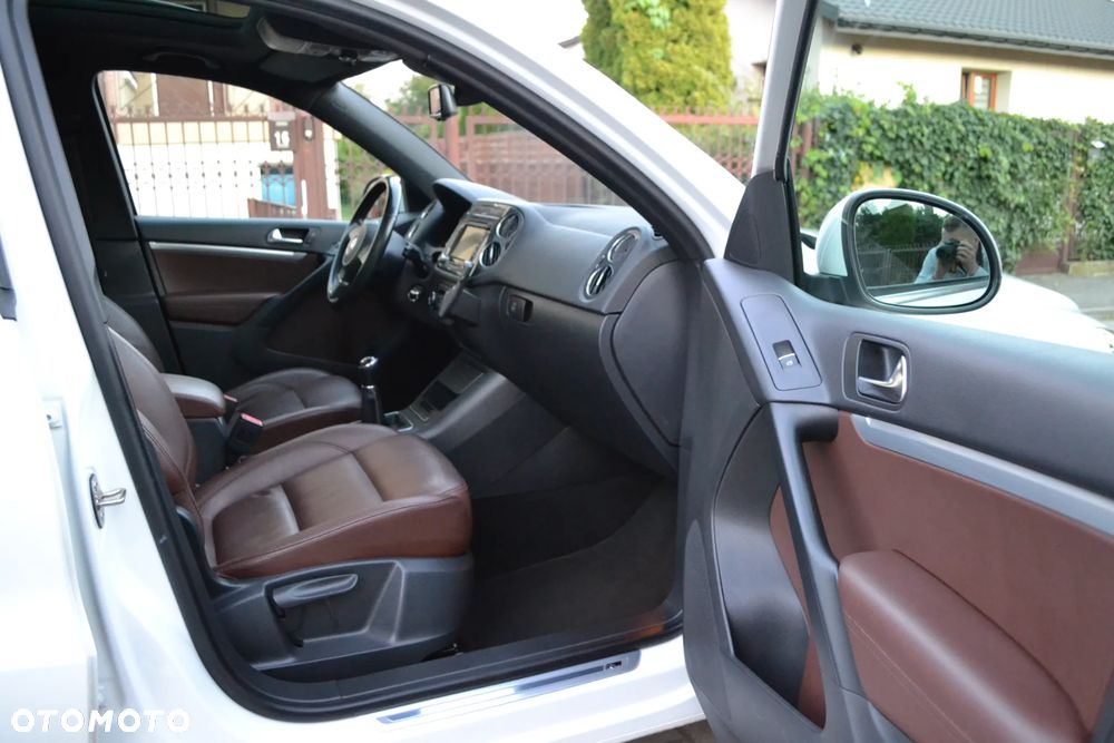 Volkswagen Tiguan 2.0 TDI Perfectline R-Style - 23