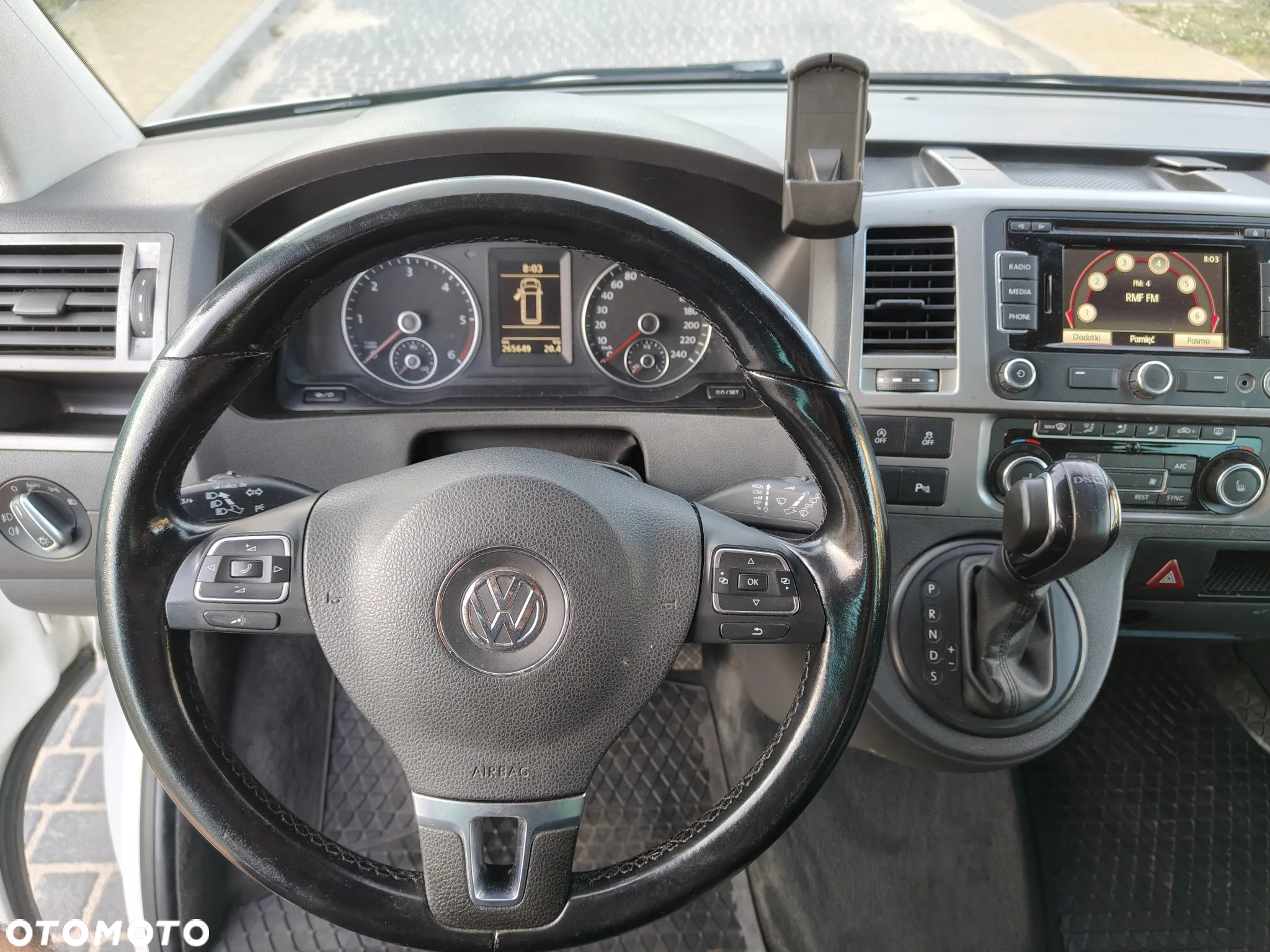 Volkswagen Multivan - 27