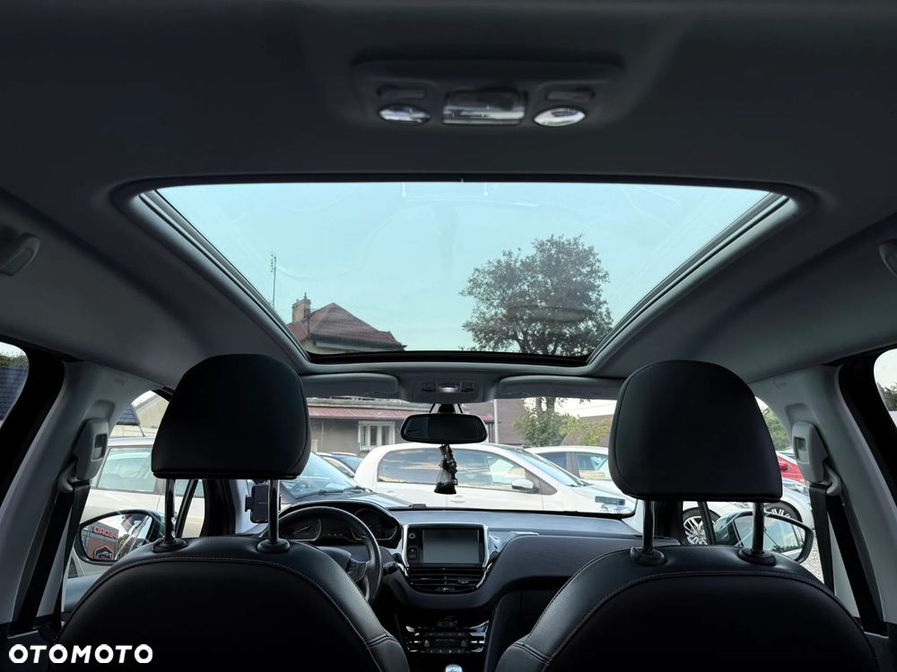 Peugeot 2008 1.6 e-HDi Allure S&S - 16