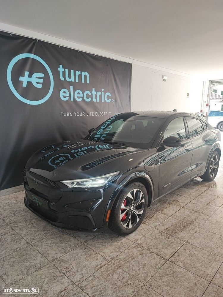 Ford Mustang Mach-E 75.7 kWh Premium AWD - 2