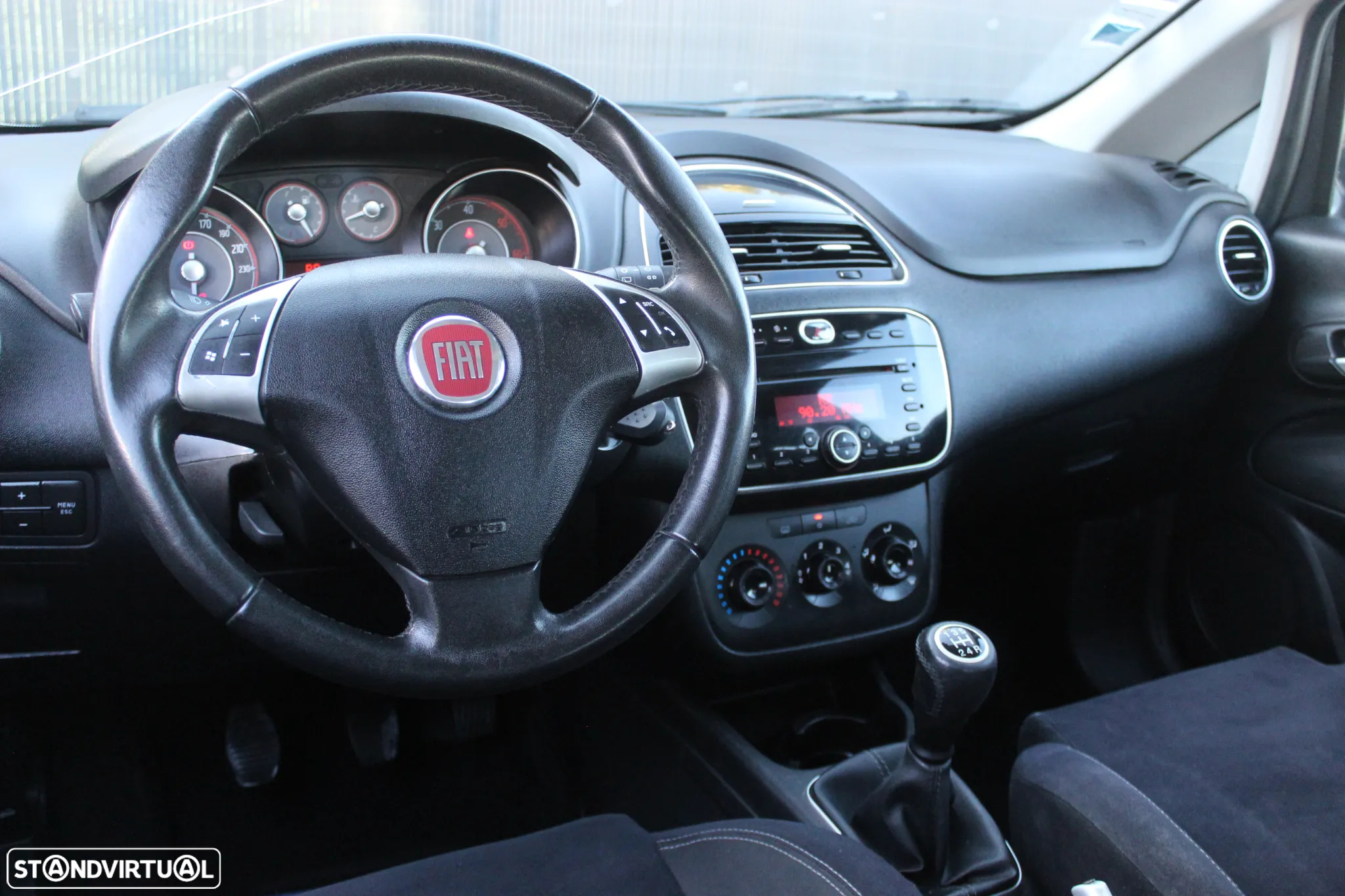 Fiat Punto 1.3 M-Jet Lounge S&S - 9