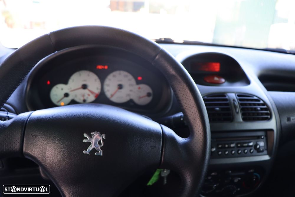 Peugeot 206 1.4 16V XT - 8