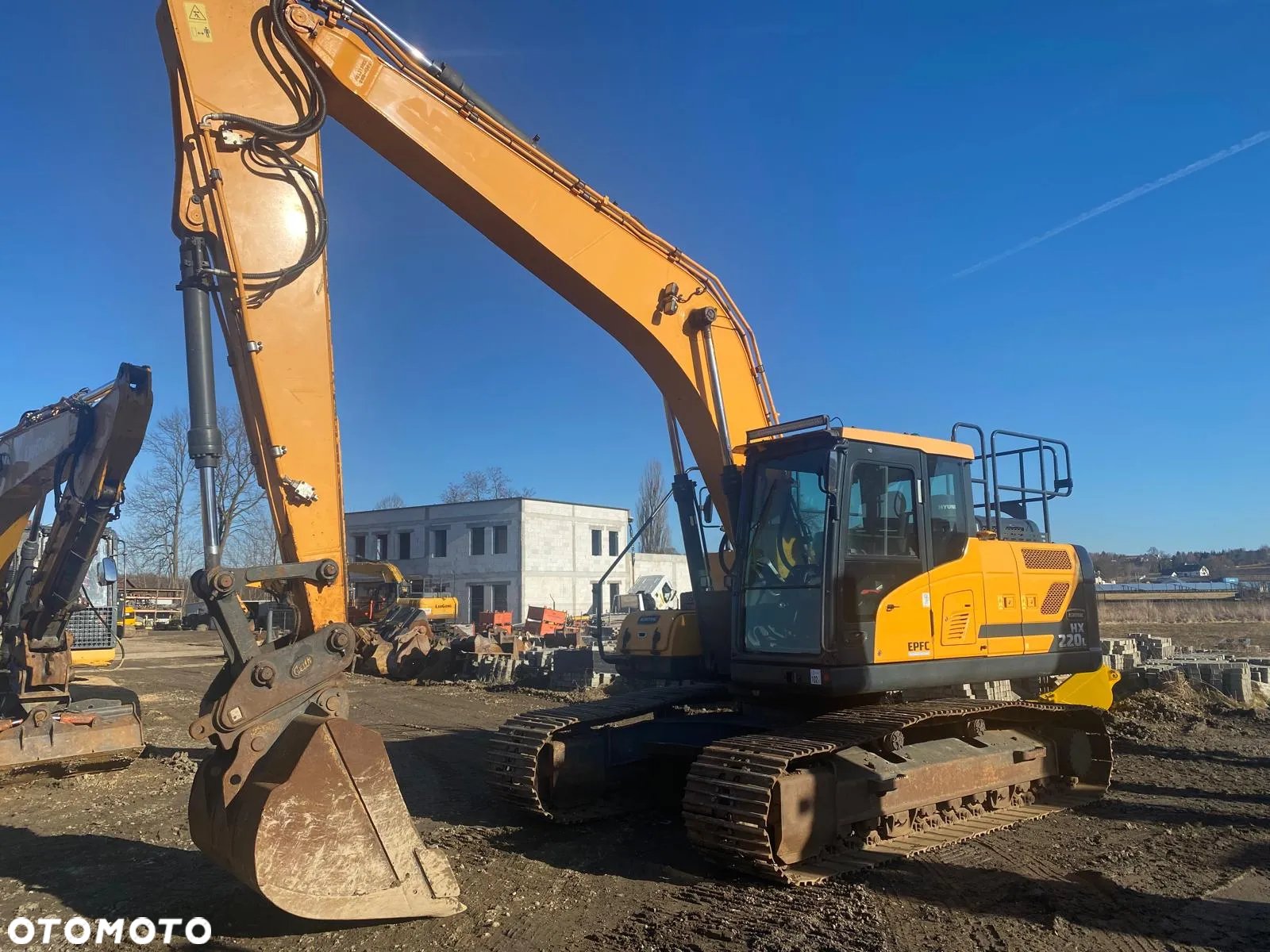 Hyundai HX220L - 2