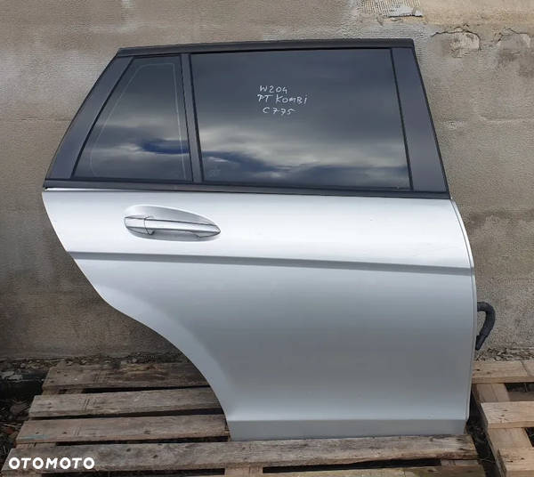 drzwi prawy tył Mercedes w204 kombi c775