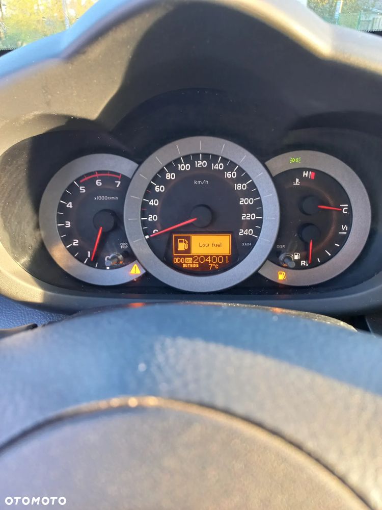 Toyota RAV4 2.2 D-4D Premium - 14