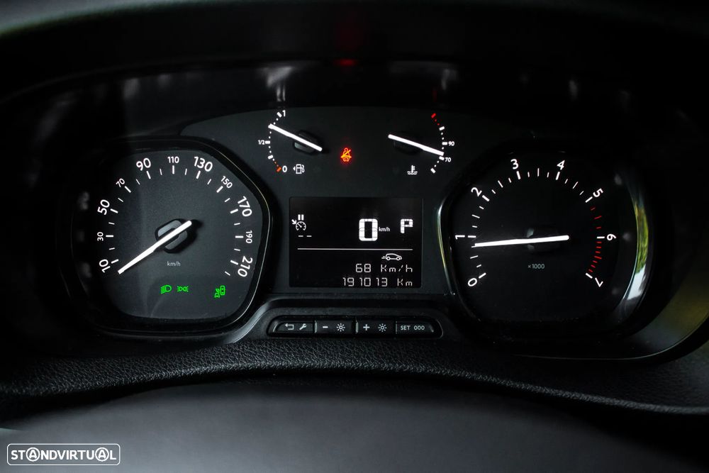 Peugeot Expert Urban - 17