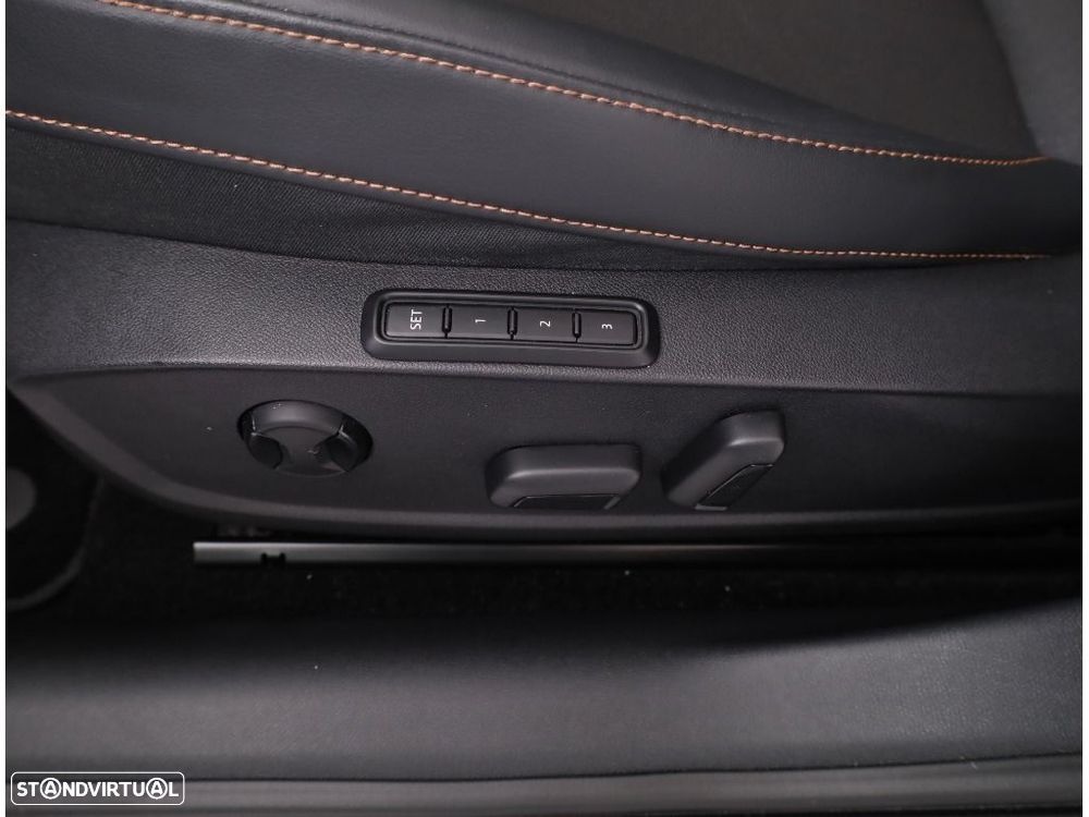 Cupra Leon 1.4 e-Hybrid DSG - 29