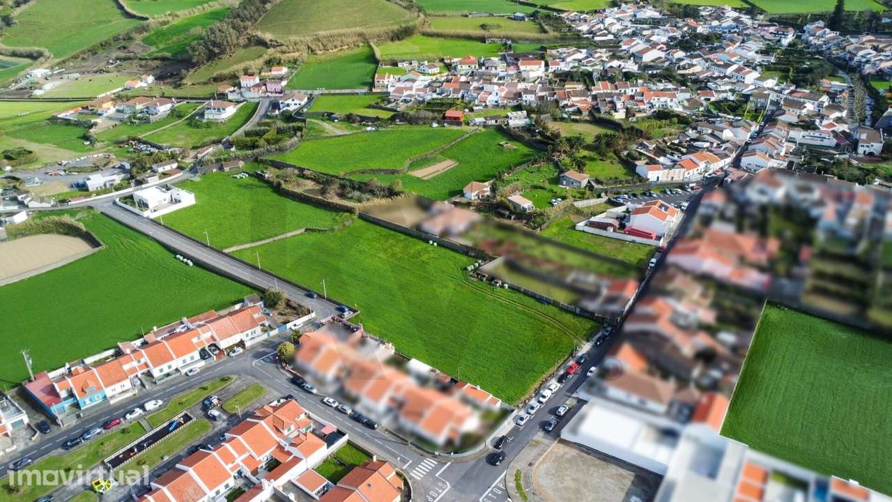 Terreno urbano com 4.940 m2, localizado na freguesia Ribeirinha, no co - Grande imagem: 2/16
