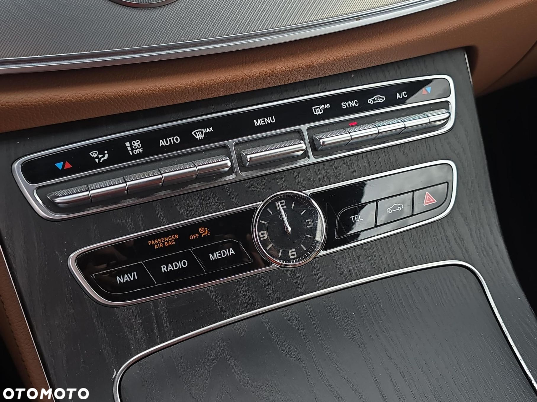 Mercedes-Benz Klasa E 220 d Coupe 4-Matic 9G-TRONIC - 17
