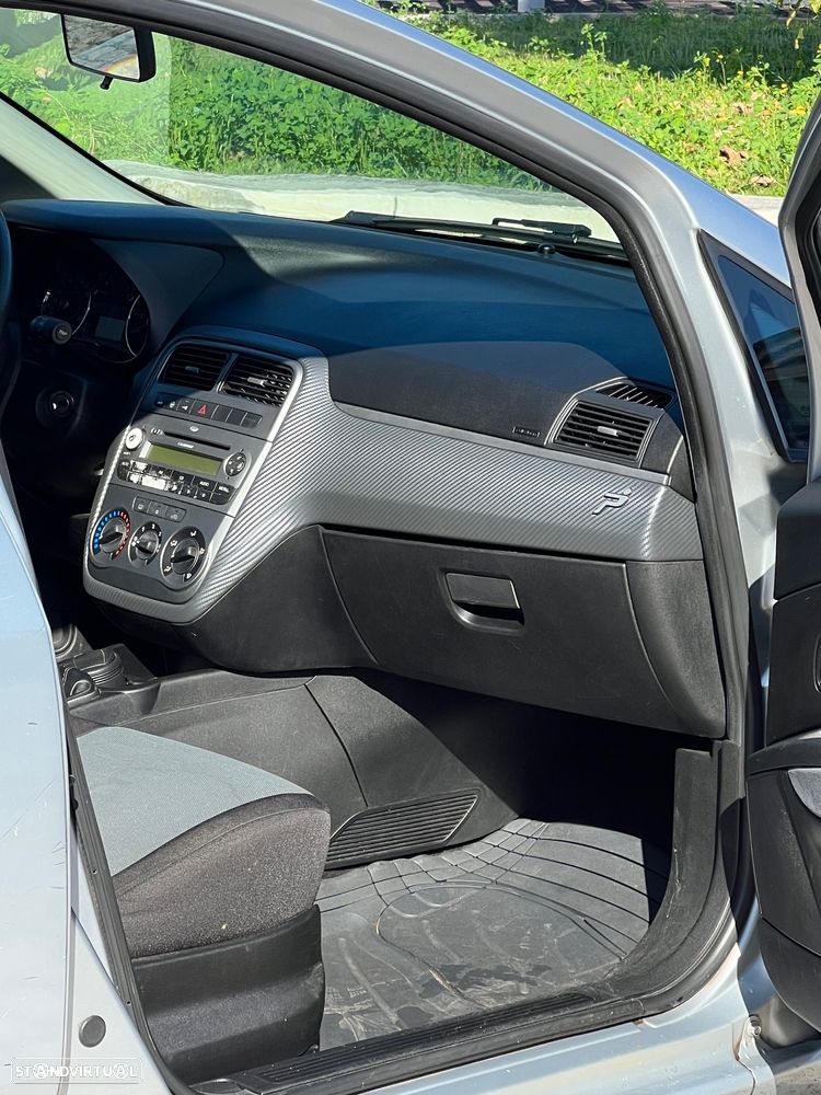 Fiat Grande Punto - 26