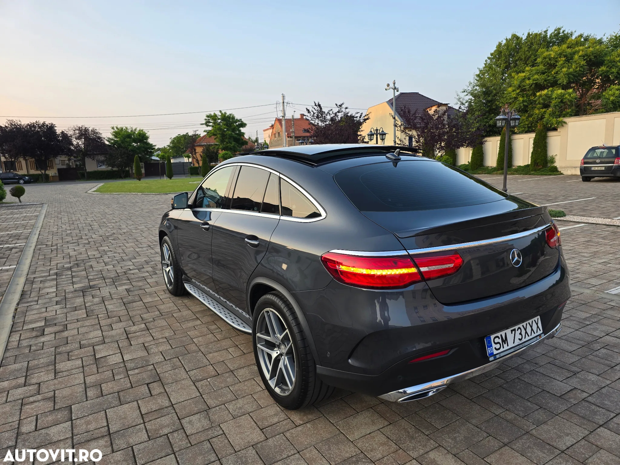 Mercedes-Benz GLE 350 d 4Matic 9G-TRONIC AMG Line - 3