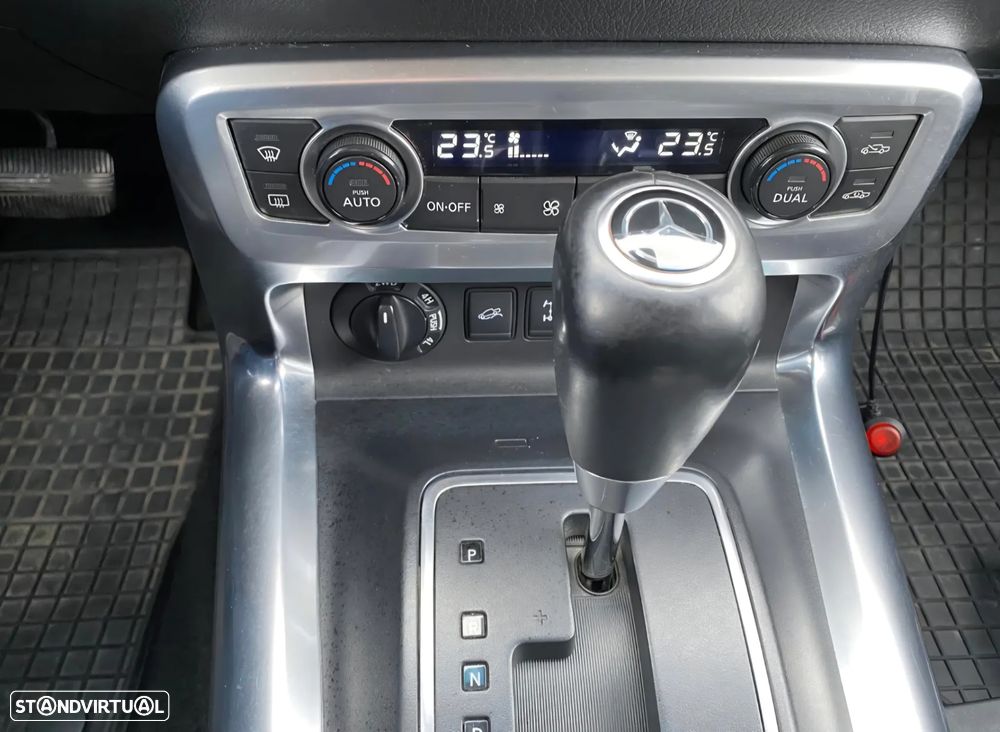 Mercedes-Benz X 250 - 12