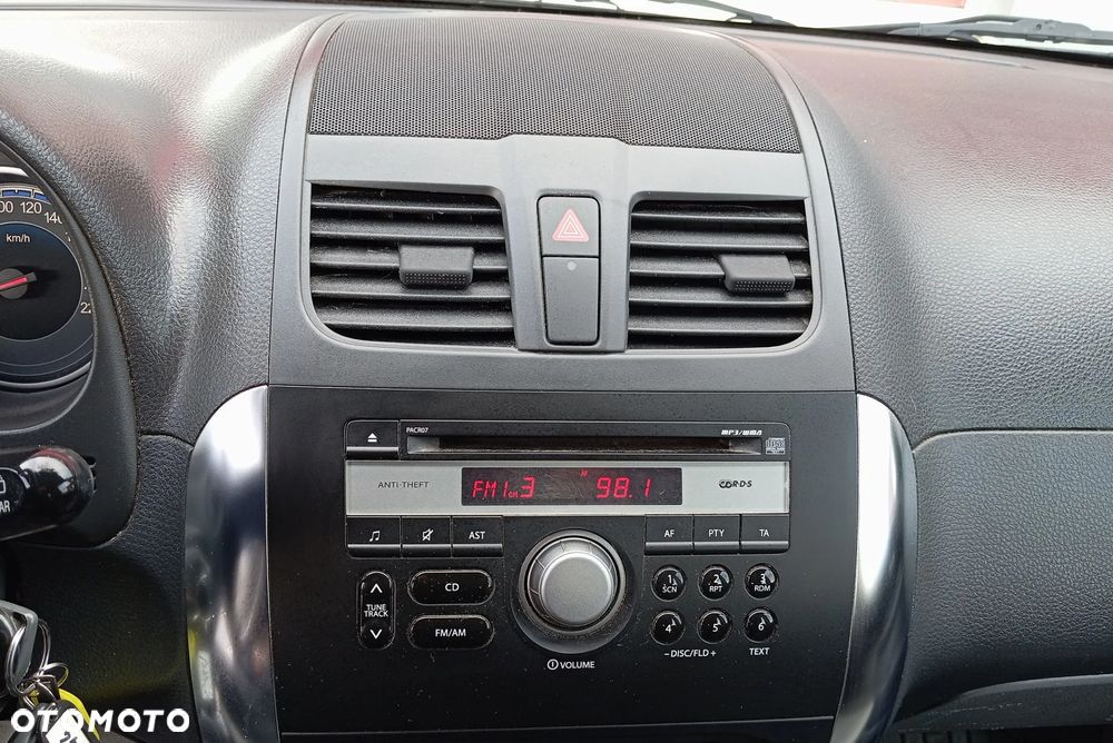 Suzuki SX4 1.6 Comfort 4WD - 26