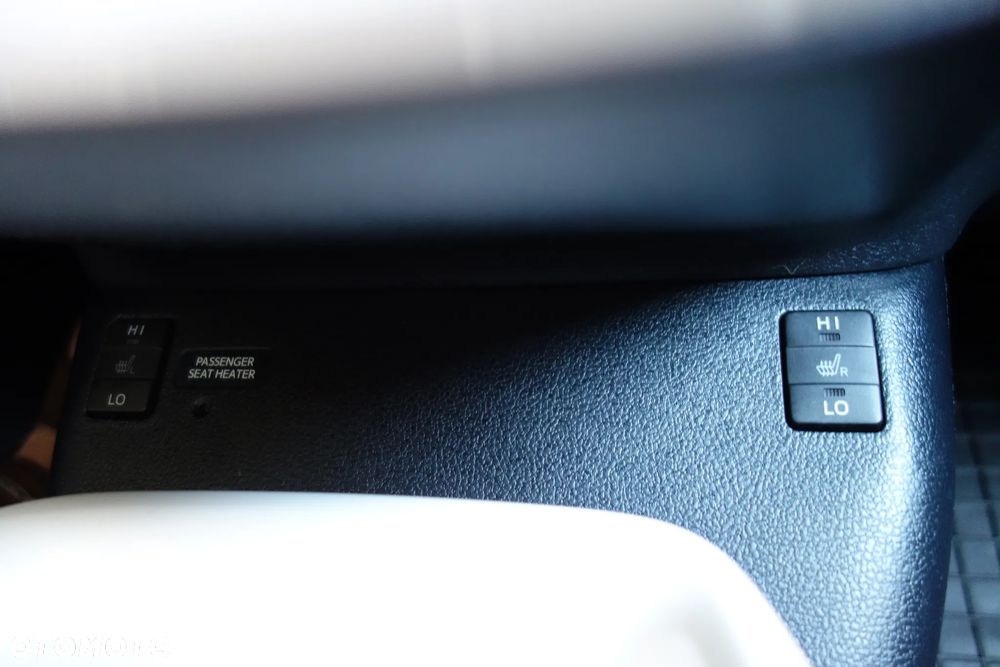 Toyota Prius 1.8 Hybrid Prestige - 23